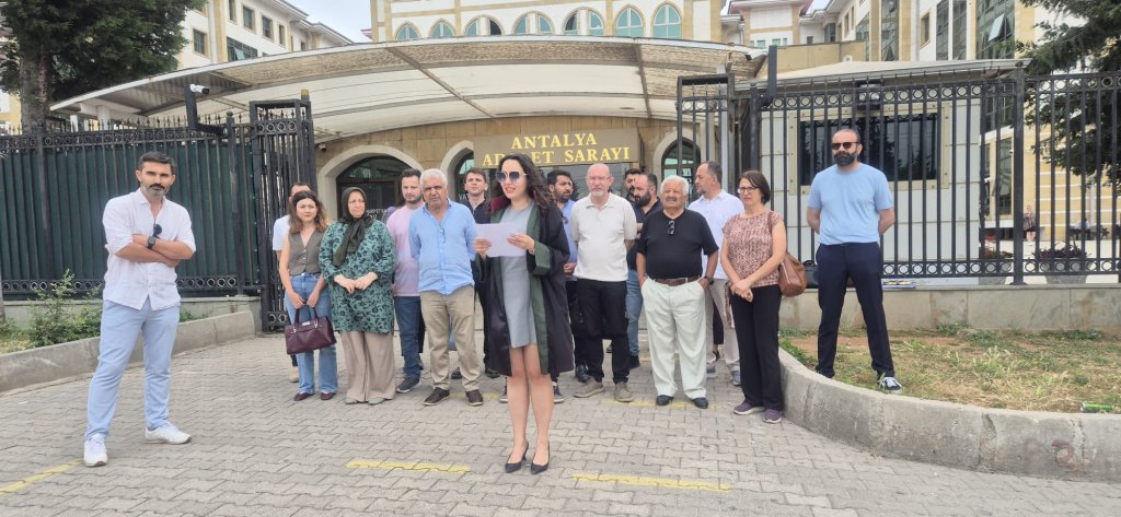 Joint statement against well-type prisons in in front of Antalya Courthouse